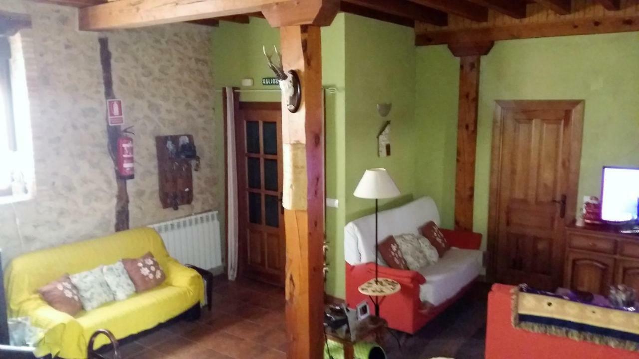 Casa Rural Calle Real Panzió Torremocha de Ayllón Kültér fotó